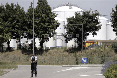La policía refuerza la vigilancia en todos los lugares sensibles Un hombre decapitado y varios heridos en supuesto atentado en Francia
